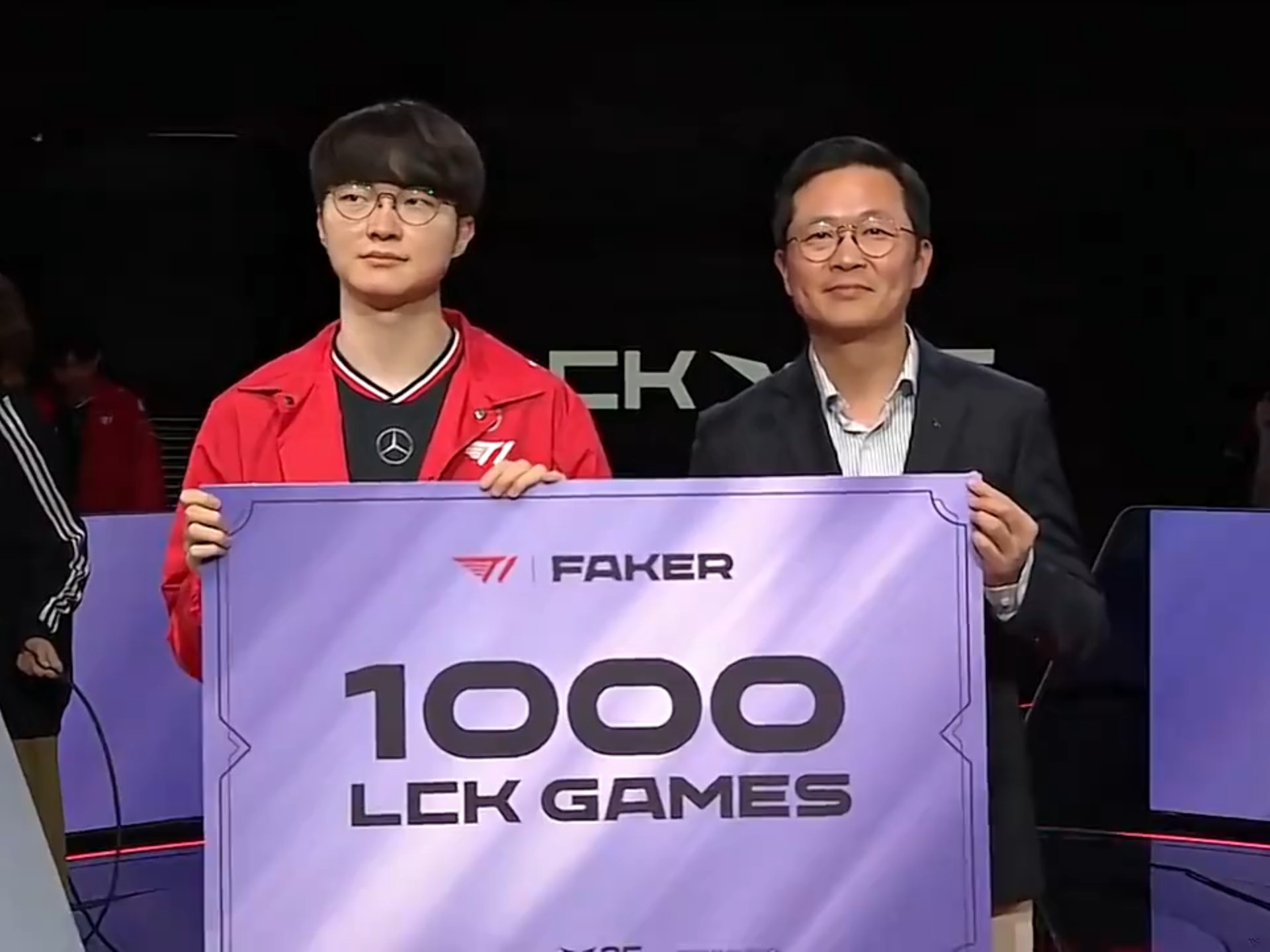 Faker迎来十赛季出色发挥，中国队观众热烈欢呼！的简单介绍